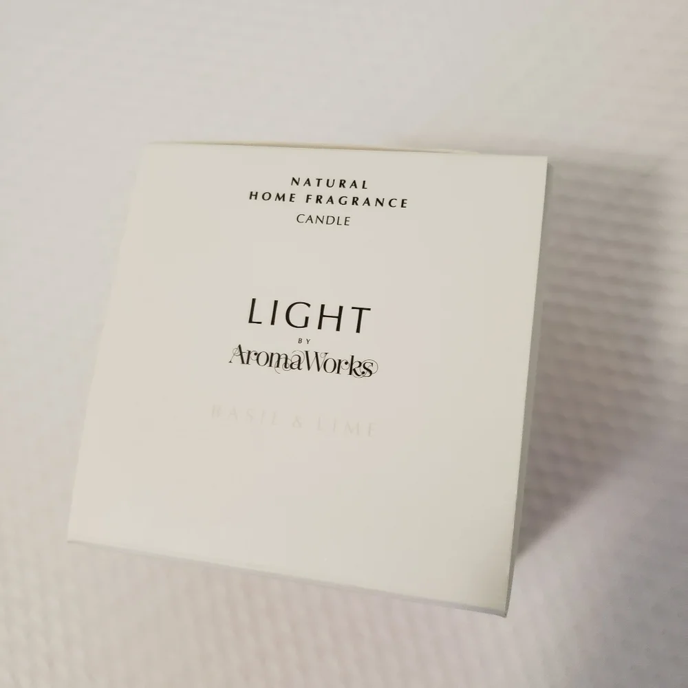 NIB AromaWorks Basil & Lime Soy Wax Candle, 220g
